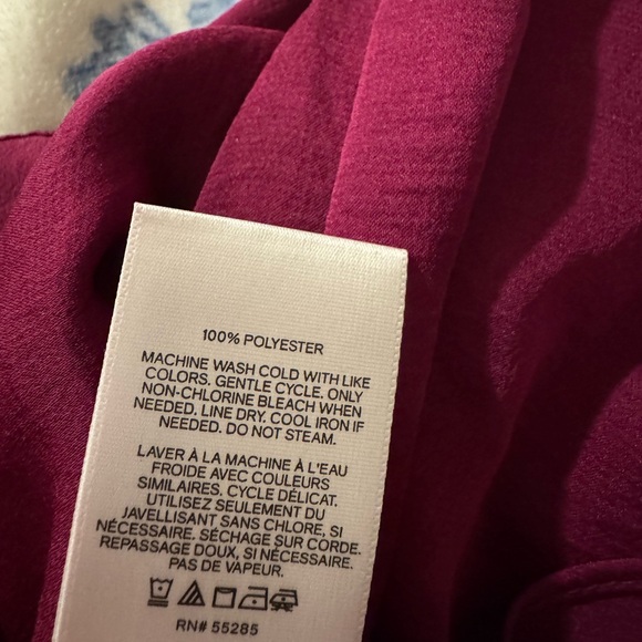 Express V-Neck Blouse - Picture 6 of 7